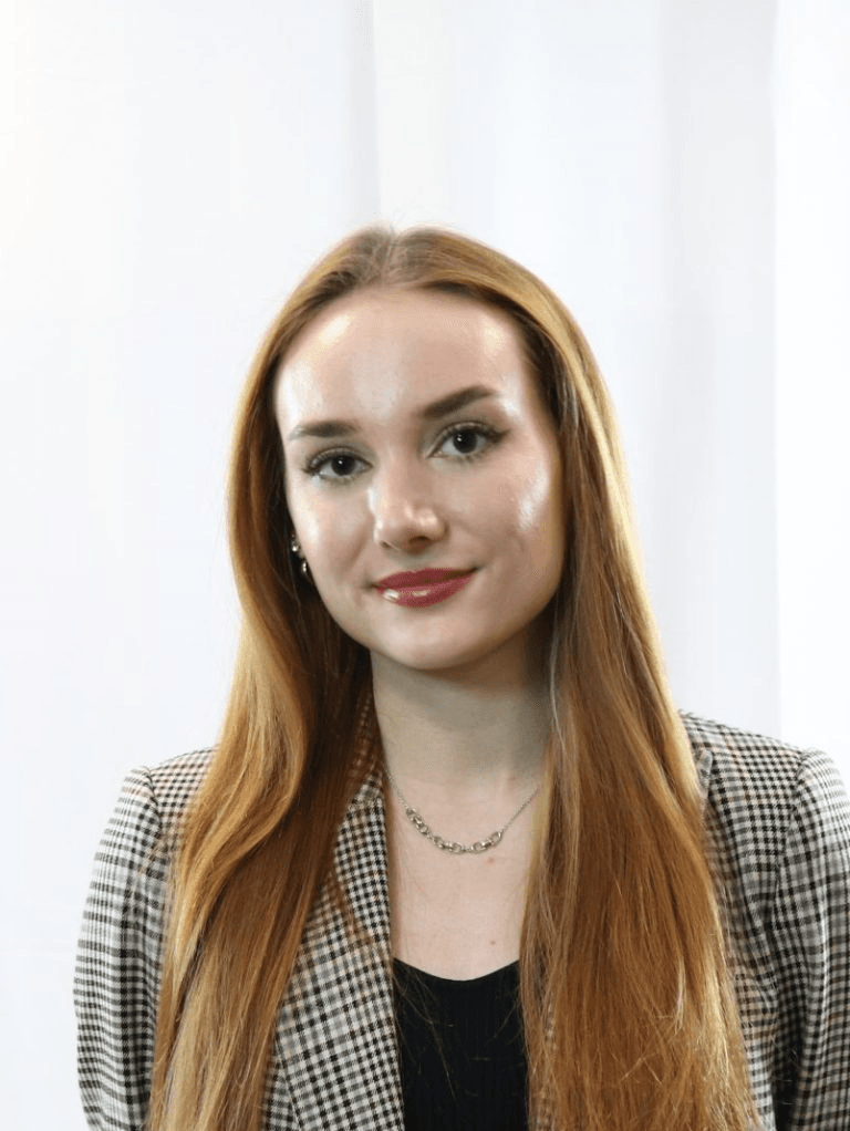 Abby Haraway headshot